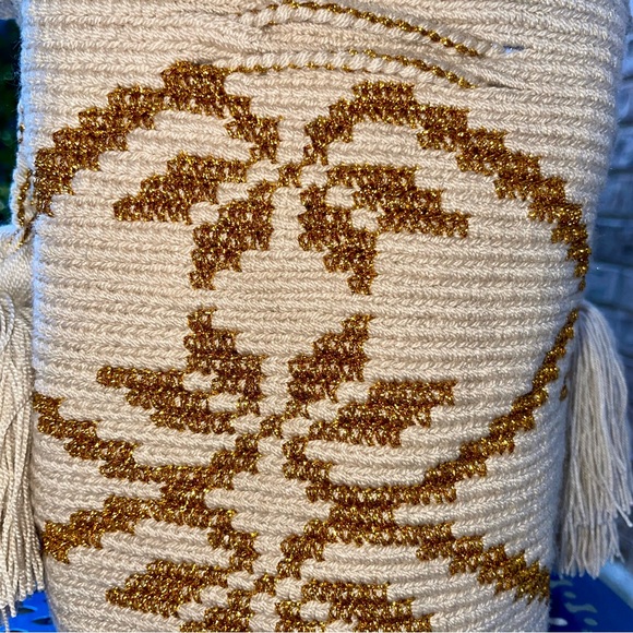 Authentic Wayuu Mochila Bag, Beige/Gold Flower Design - Picture 13 of 16